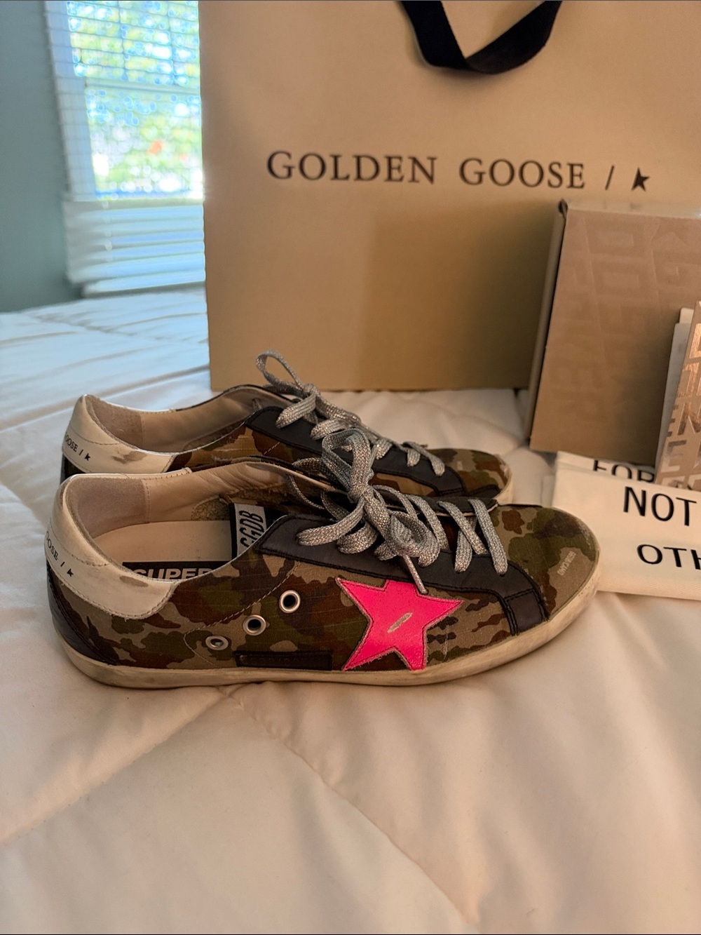 Golden Goose Camouflage Low-Top super star Sneakers with Pink Star